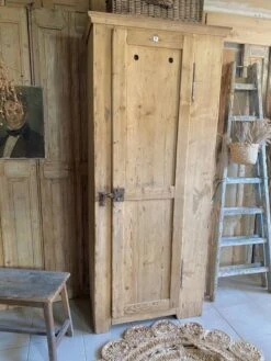 Wooden Locker, Hosiery -Bookcases Sales 02d62d6a db54 4b33 b87a 9e698e754843