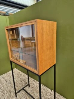 Renovated Showcase 18 Renovated Showcase -Bookcases Sales 0480de3b 431a 4862 8a9a 87de758b52b7