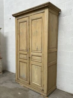 Huge Wardrobe Early 20th Century -Bookcases Sales 05485940 e2ce 4a33 9447 44dff5aab6c3