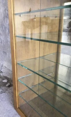 Large Pharmacy Wall Display Case In Light Oak - Vintage 1960 -Bookcases Sales 06537f06 55b9 4de0 815a 99d3601131aa