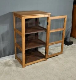 Small Teak Showcase – 1940 -Bookcases Sales 09d6ecc8 e53f 48f1 848f 35e57db0ba81