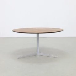 Round Coffee Table By Arne Jacobsen For Fritz Hansen, 1960s -Bookcases Sales 09db4240 922c 47d1 a2fc ce12ae108705