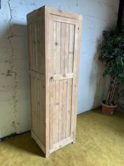 Brut 1-door Wooden Wardrobe -Bookcases Sales 0a94dc0f 8bd3 4f7b 9965 c00c6e72706d