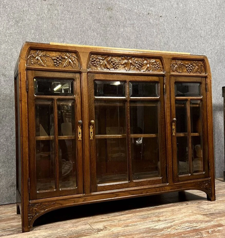 Art Nouveau Period Display Case In Carved Oak Circa 1900 5 Art Nouveau Period Display Case In Carved Oak Circa 1900 - Image 5