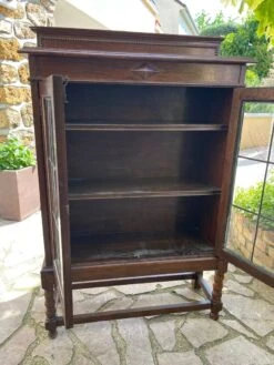 Old 2-door Display Case -Bookcases Sales 0b1cba45 8850 4beb 8f05 7812a5620185
