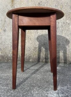 Round Pedestal Table, Wood, Vintage, 1950s 15 Round Pedestal Table, Wood, Vintage, 1950s -Bookcases Sales 10055375 7e4a 44a2 aaea 6fc24b7c2b92