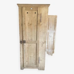 Wooden Locker, Hosiery