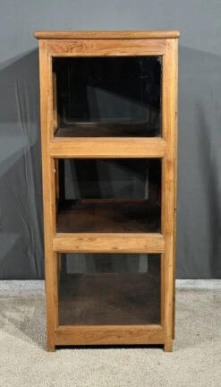 Small Teak Showcase – 1940 -Bookcases Sales 1182af07 f2f9 4ab7 9fc1 8b2a23da776e
