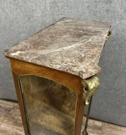 Magnificent Three-sided Louis XV Style Display Case In Mahogany And Gilded Bronzes -Bookcases Sales 11fc46e8 64a4 4455 8b1c 5940d6e44ee2