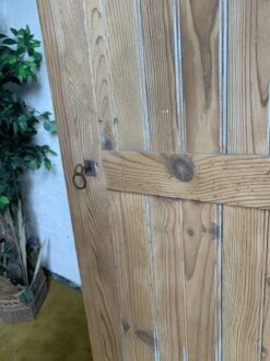 Brut 1-door Wooden Wardrobe -Bookcases Sales 15cb532a f8c0 4c5e a233 2c0a3aa4c937