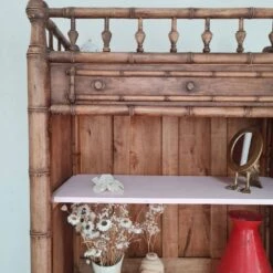 Bonnetiere - Old Wooden Bookcase With Pink Shelf -Bookcases Sales 15fd64f1 e12d 479c 9695 4b0a31c631a5