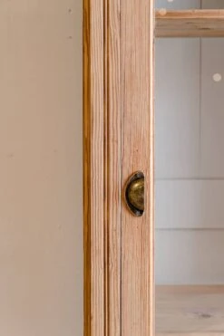 Linen Shelf/ Oak Display Case 34 Linen Shelf/ Oak Display Case -Bookcases Sales 166a5cef 1f08 46b1 9541 4b0872507129