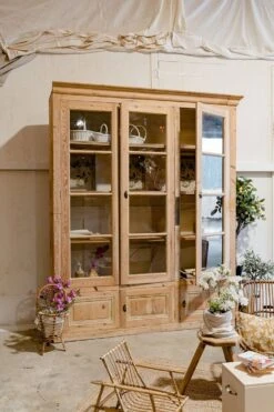 Vintage Wooden Workshop Display Case “Catherine” 25 Vintage Wooden Workshop Display Case “Catherine” -Bookcases Sales 19ccc839 f55e 49fa 96ac fef22ac1a889