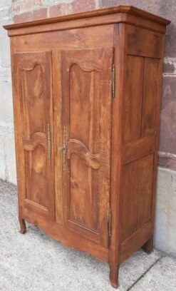 19th Century Wardrobe -Bookcases Sales 200a9e2c d49b 409b bfad a9e95ded74cf