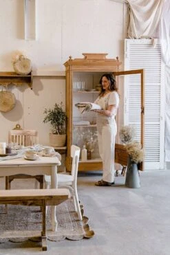 Linen Shelf/ Oak Display Case 37 Linen Shelf/ Oak Display Case -Bookcases Sales 201873d6 cb59 4eee a135 2dbdeb71528a