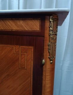 Louis XV Wardrobe In Walnut Veneer -Bookcases Sales 20c76daa 8393 43da 95cc b4c4512fbe5c