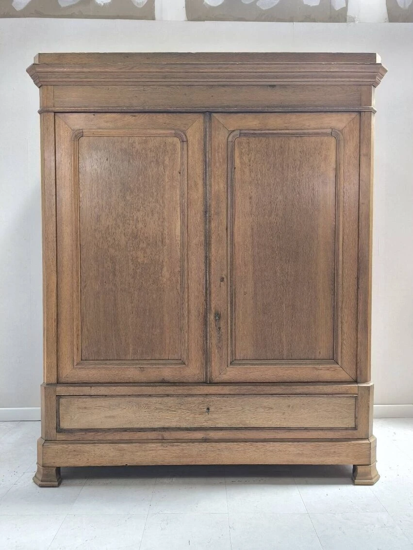 Louis Philippe Linen Cupboard In Blond Oak 11 Louis Philippe Linen Cupboard In Blond Oak - Image 11