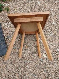 Small Old Side Table -Bookcases Sales 231abbd6 f763 4894 8b8a e8d9f4235be1