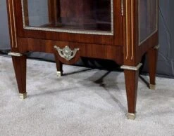 Small Showcase In Marquetry On All Sides, Louis XVI Style – 1920 -Bookcases Sales 233d02b4 c470 4ac7 a3f7 0773592e8f9f