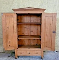19th Century Cabinet In Solid Pine With Light Patina -Bookcases Sales 23b01b70 fe7f 46f0 8223 2848828850e0