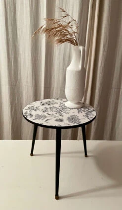 Small Tripod Pedestal Table -Bookcases Sales 2408b612 a8ec 43cd 9dfc 6c7d28d07cbe