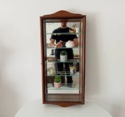 Vintage Wall Display Case From The 60s -Bookcases Sales 24544dbb bfae 4262 b61d 9c9e51f459b2