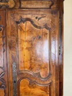 Louis XV Period Wardrobe In Walnut And Elm Bourg En Bresse Region -Bookcases Sales 26fb1ab1 513c 461a a9e8 4fe02591f797