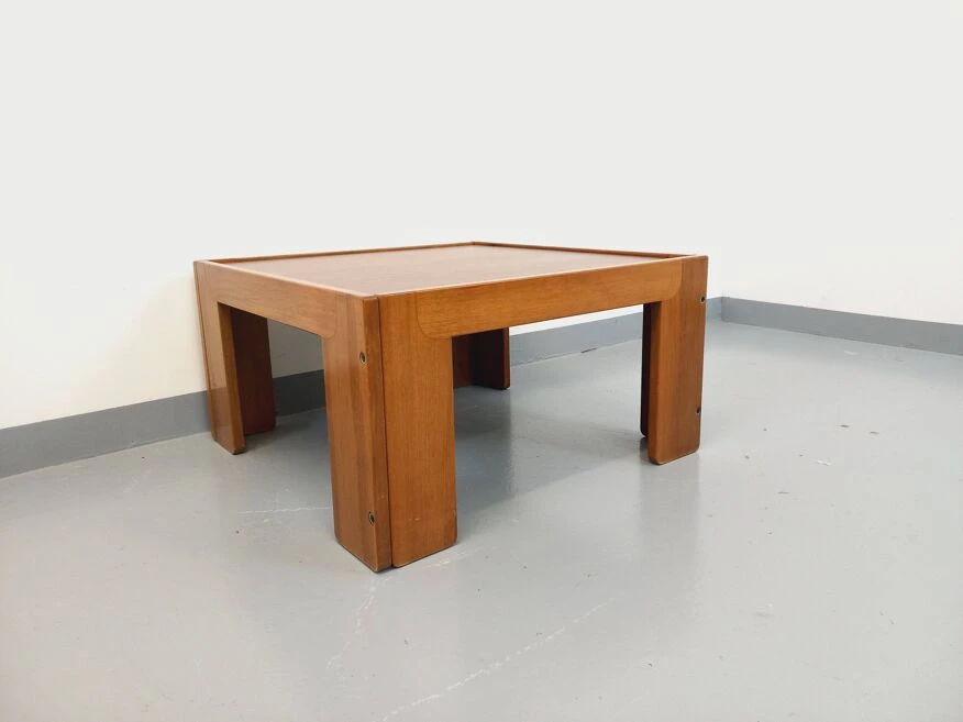 Vintage Italian Square Coffee Table By Afra And Tobia Scarpa For Cassina In Walnut From The 60s 70s 9 Vintage Italian Square Coffee Table By Afra And Tobia Scarpa For Cassina In Walnut From The 60s 70s - Image 9