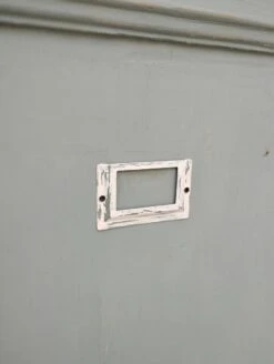 Parisian Wardrobe - Vintage Bonnetière