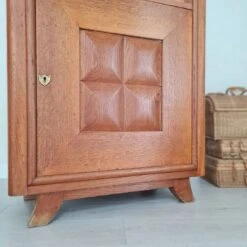 50s Mustache Feet Display Cabinet -Bookcases Sales 2c709ba5 3951 4678 a1fe 84e476f75706