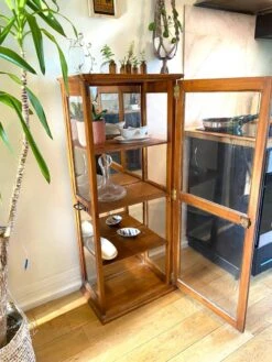 Vintage Art Deco Showcase In Wood With Mirror Background -Bookcases Sales 2c8add17 81cb 40f1 ab73 8a3bc955116e