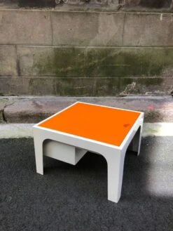 Orange Coffee Table 1970 -Bookcases Sales 30350e99 f607 4d07 b554 be4b730ba946