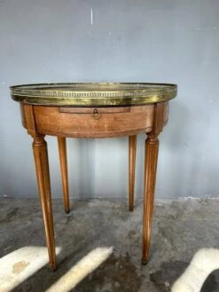 Hot Water Bottle Table With A Marble Top And A Brass Gallery. -Bookcases Sales 3077e945 66ce 41bf 9a9b 34c75e84128a
