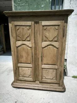 Small Louis XIV Period Cabinet In Natural Solid Oak -Bookcases Sales 308867f2 7810 45c7 8c74 512dc9063d21