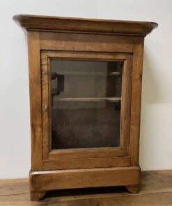 Verriot Or Walnut Display Case 28 Verriot Or Walnut Display Case -Bookcases Sales 3a47431c 2522 48f0 9c71 aee6ff1a50f9