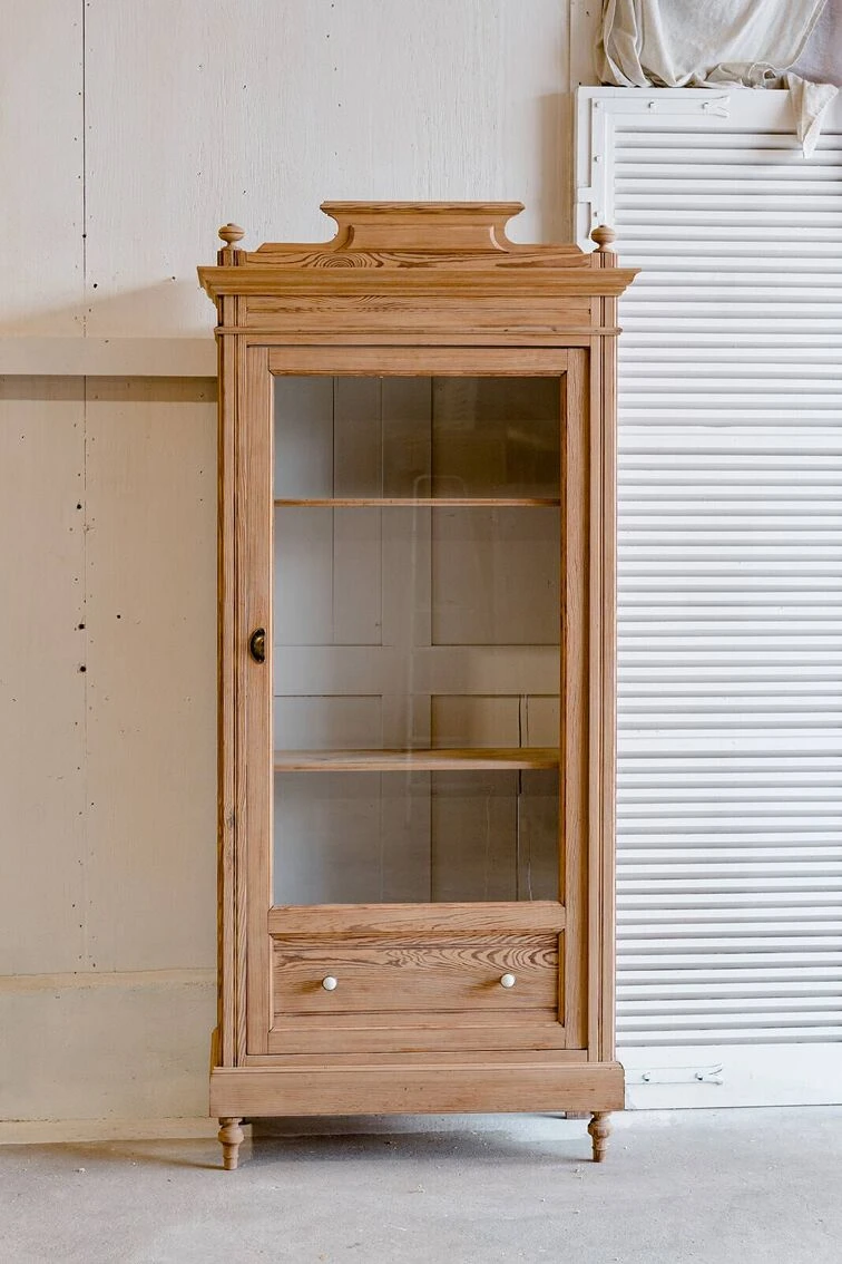 Linen Shelf/ Oak Display Case 9 Linen Shelf/ Oak Display Case - Image 9