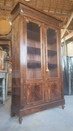 Louis Philippe Period Walnut Library Showcase 37 Louis Philippe Period Walnut Library Showcase -Bookcases Sales 3cfb0c0d ebf7 476e bcab f17451256994