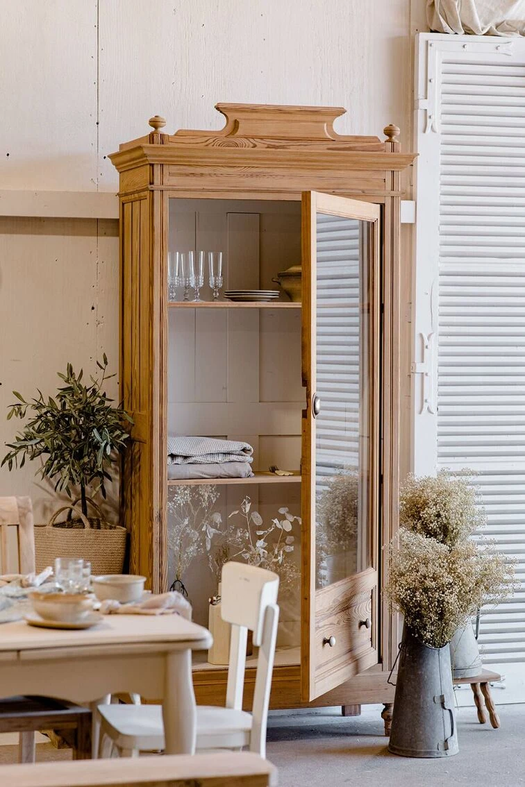 Linen Shelf/ Oak Display Case 6 Linen Shelf/ Oak Display Case - Image 6