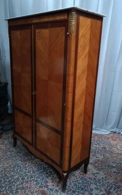 Louis XV Wardrobe In Walnut Veneer -Bookcases Sales 41811560 4e51 42e2 96cb 371ac429f4e9