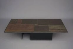 Grande Table En Pierre Marcus Kingma Brutalist. Années 1970 -Bookcases Sales 42d6d779 2231 4d7f 8aad 4aef47bbd550