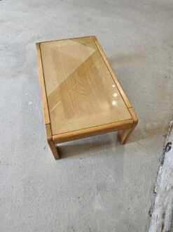 Designer Coffee Table 1970-1980 In Kois Elm And Glass -Bookcases Sales 42e1b801 76cc 445d b7b5 ae56a26a34e5