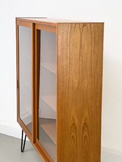 Meuble Danois En Teck Avec Portes En Verre Par Carlo Jensen Pour Hundevad & Co, 1960s -Bookcases Sales 44678ff6 bf7a 4545 b02a 2f8251f9ceff