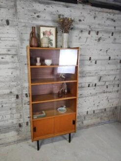 Bookcase/vintage Display Case -Bookcases Sales 486268c8 ec30 427e 8360 ee133437db9b
