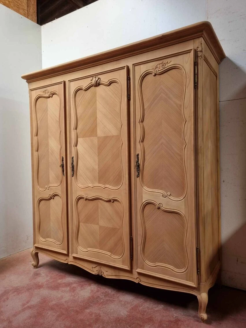 3 Door Wardrobe In Natural Wood 2 3 Door Wardrobe In Natural Wood - Image 2