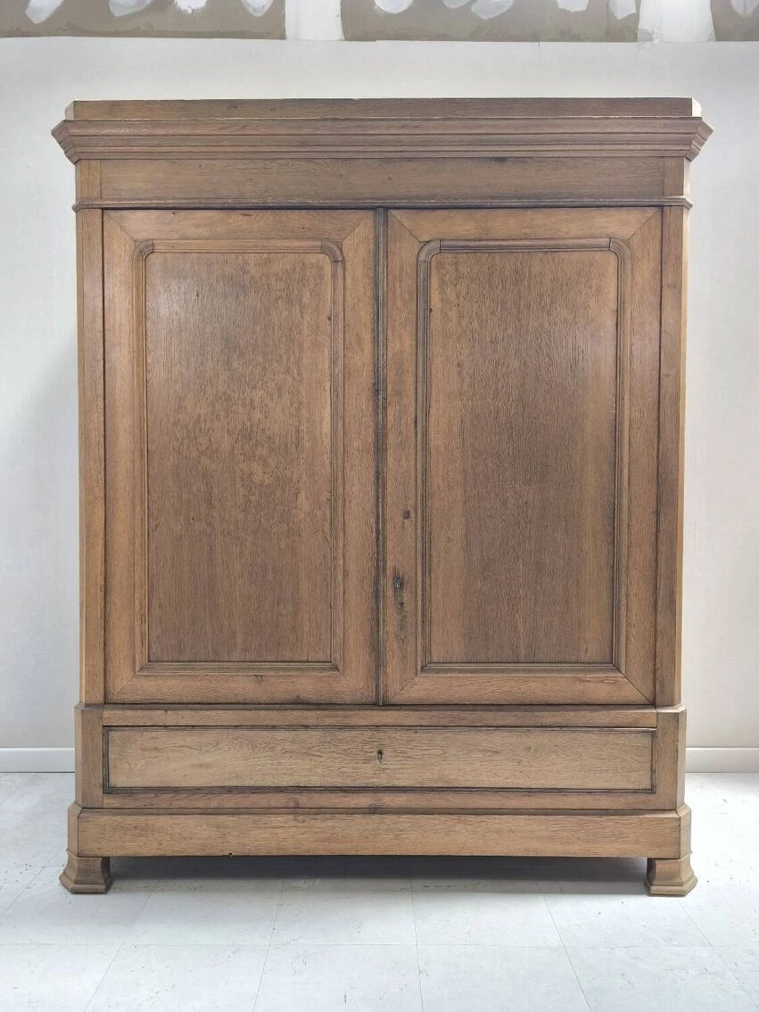Louis Philippe Linen Cupboard In Blond Oak 14 Louis Philippe Linen Cupboard In Blond Oak - Image 14