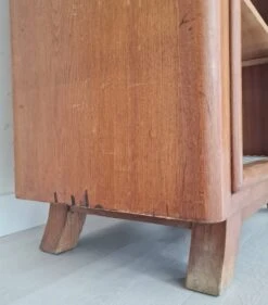 50s Mustache Feet Display Cabinet -Bookcases Sales 4d0c9803 b234 4c58 b728 1cb752f5c44e