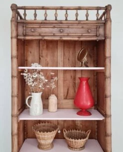 Bonnetiere - Old Wooden Bookcase With Pink Shelf -Bookcases Sales 4f9b472e fbe1 458a 9d1c ed24639e801a