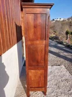 1-door Wardrobe, Man Standing