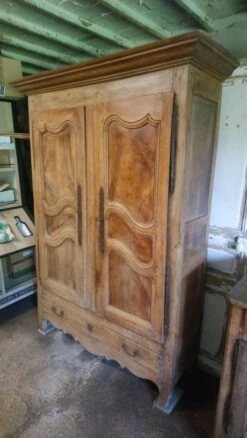 Old Bressane Wardrobe In Walnut And Beech -Bookcases Sales 51b216af c91e 48b1 9294 b6939d4efd92