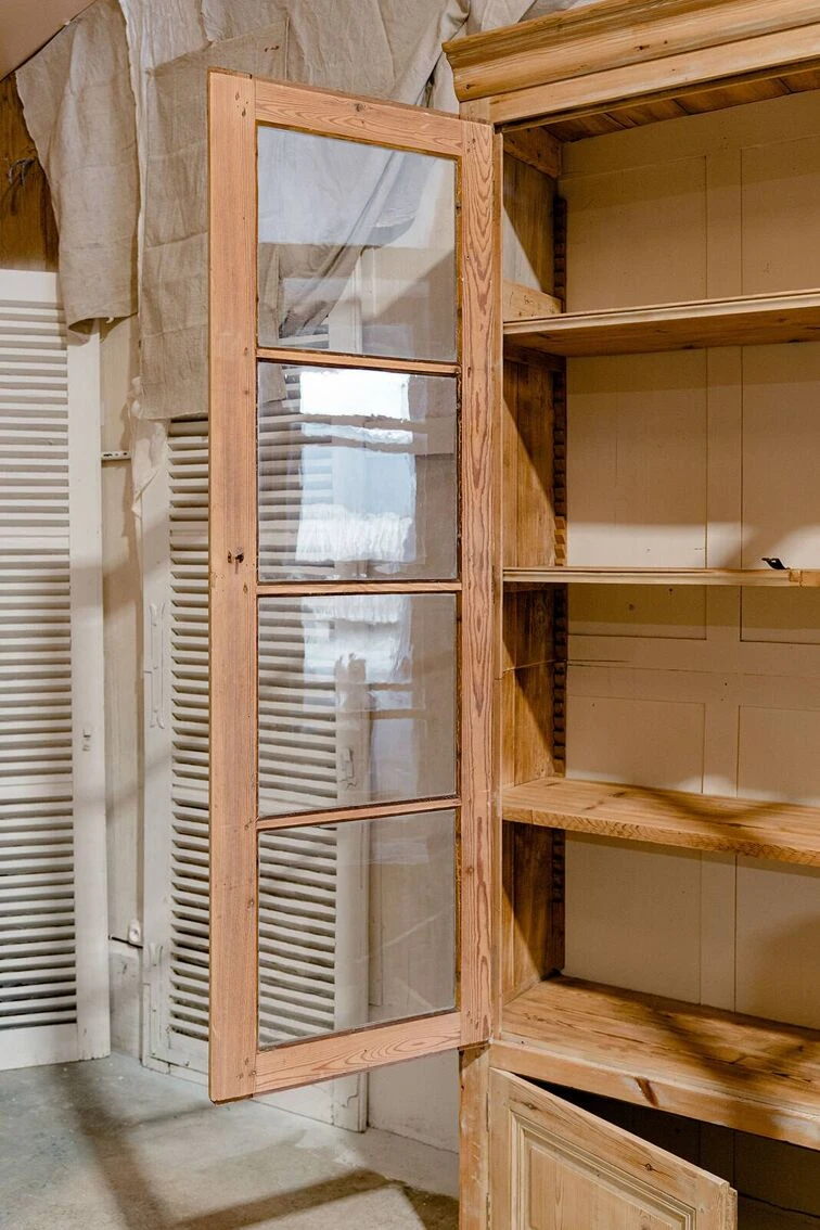 Vintage Wooden Workshop Display Case “Catherine” 2 Vintage Wooden Workshop Display Case “Catherine” - Image 2